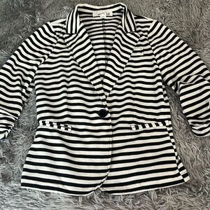 Black & white striped blazer M fitted cropped 3/4 gathered sleeve Sweet Child 🦓